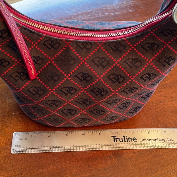 Dooney and Bourke, small hand bag signature fabric - Picture 2 of 11